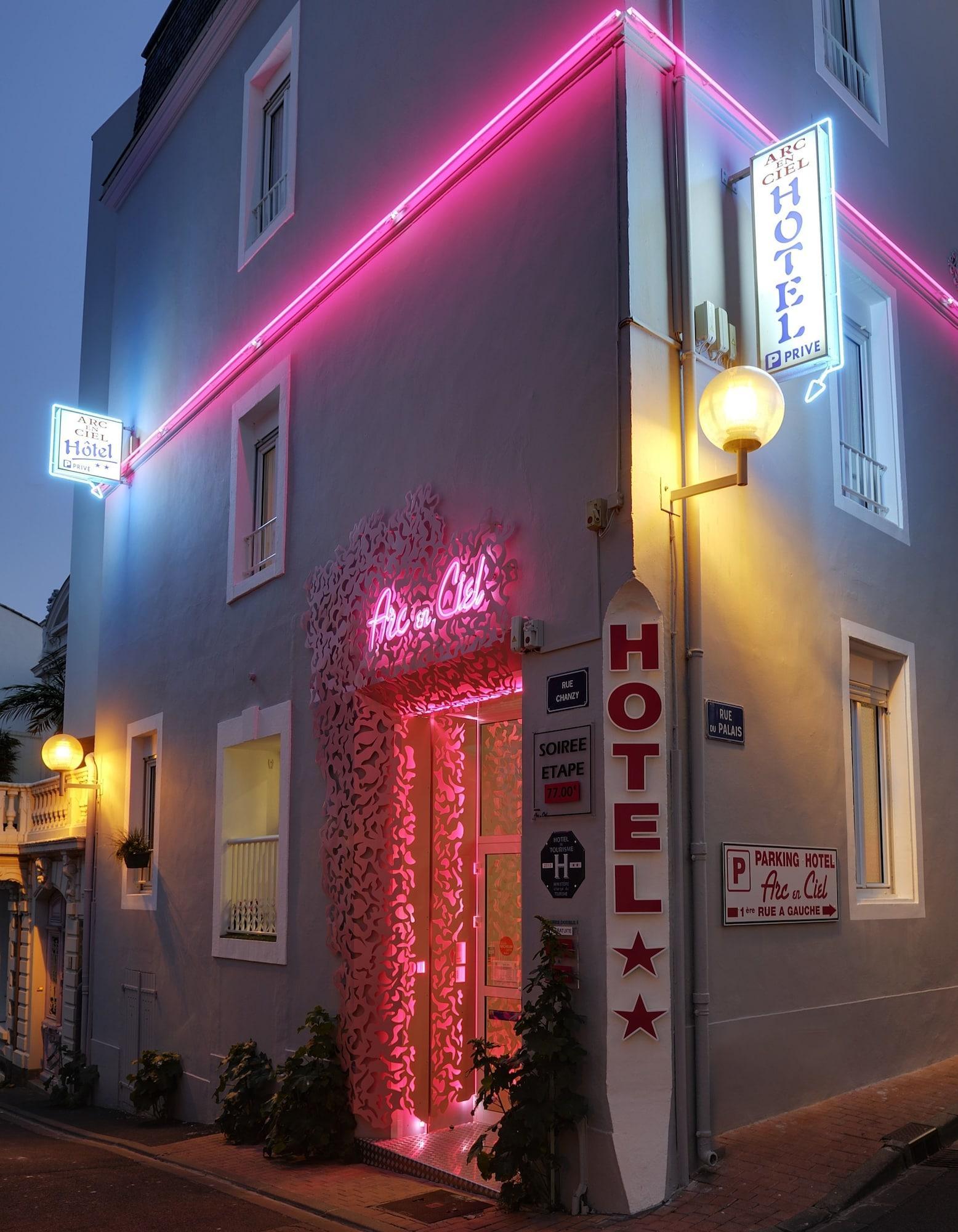 Logis - Hotel Arc En Ciel Et Spa Les Sables D'Olonne Exterior foto